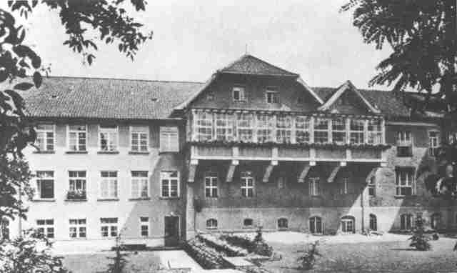 historyczna fotografia budynku szpitala